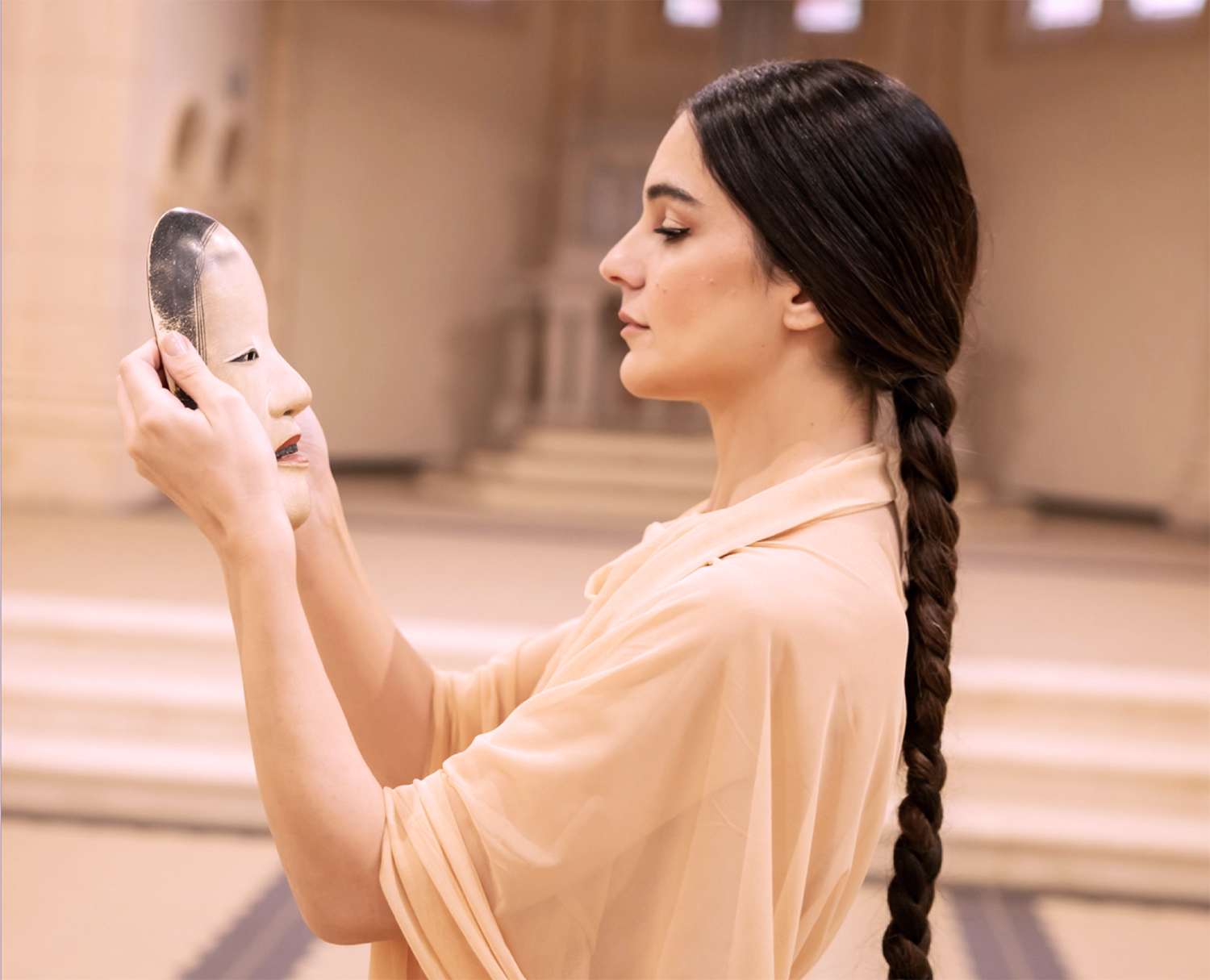 Maria-Devitzaki-Enypnion-2026-7